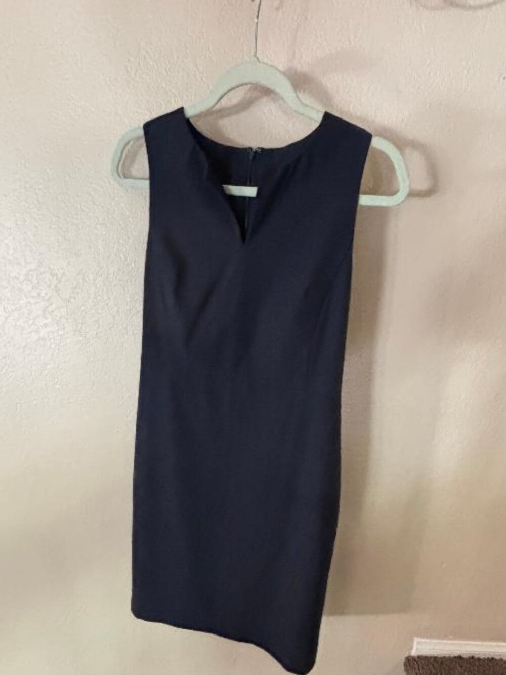 Ann Taylor Navy Sheath Dress Knee Length V-Neck Sleeveless Size 2